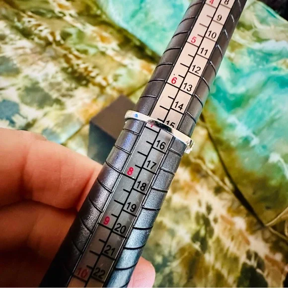 Swarovski Crystal & Silver Ring, Size 7 - Picture 8 of 15